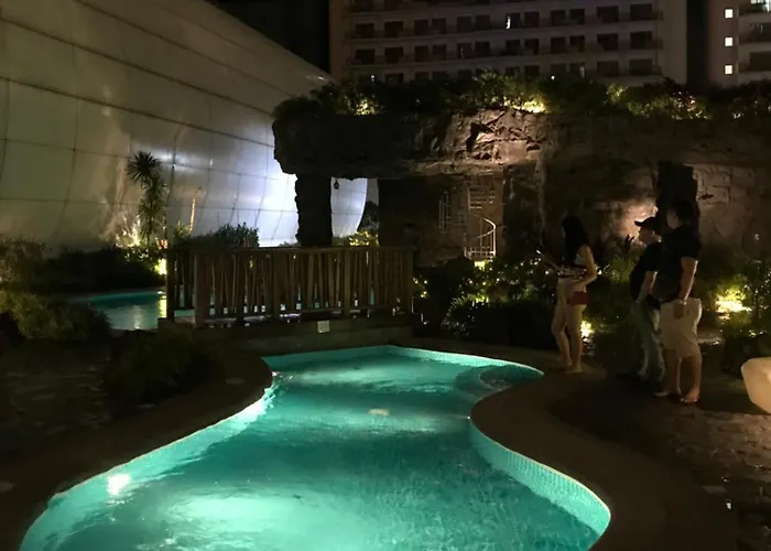 Budget At Acqua Private Residences In Mandaluyong - Rockwell & Pasig River View Манила